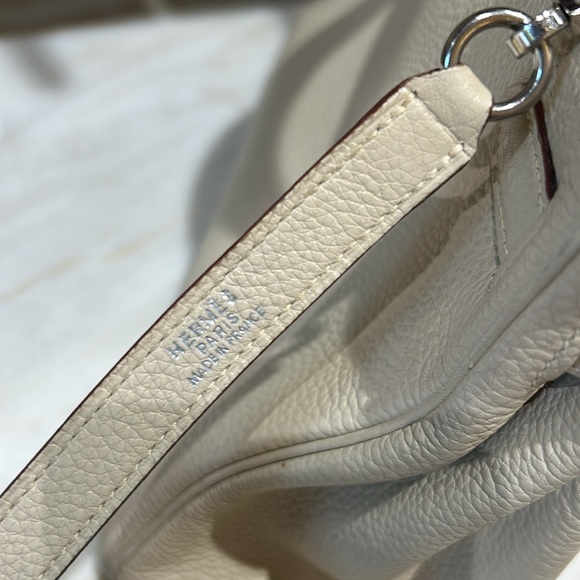 Hermes Kelly 28 Handbag Cream Togo with Palladium Hardware - Picture 14 of 16